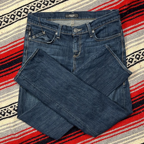Rock & Republic Stella Straight Leg | Size 29 - Picture 3 of 7